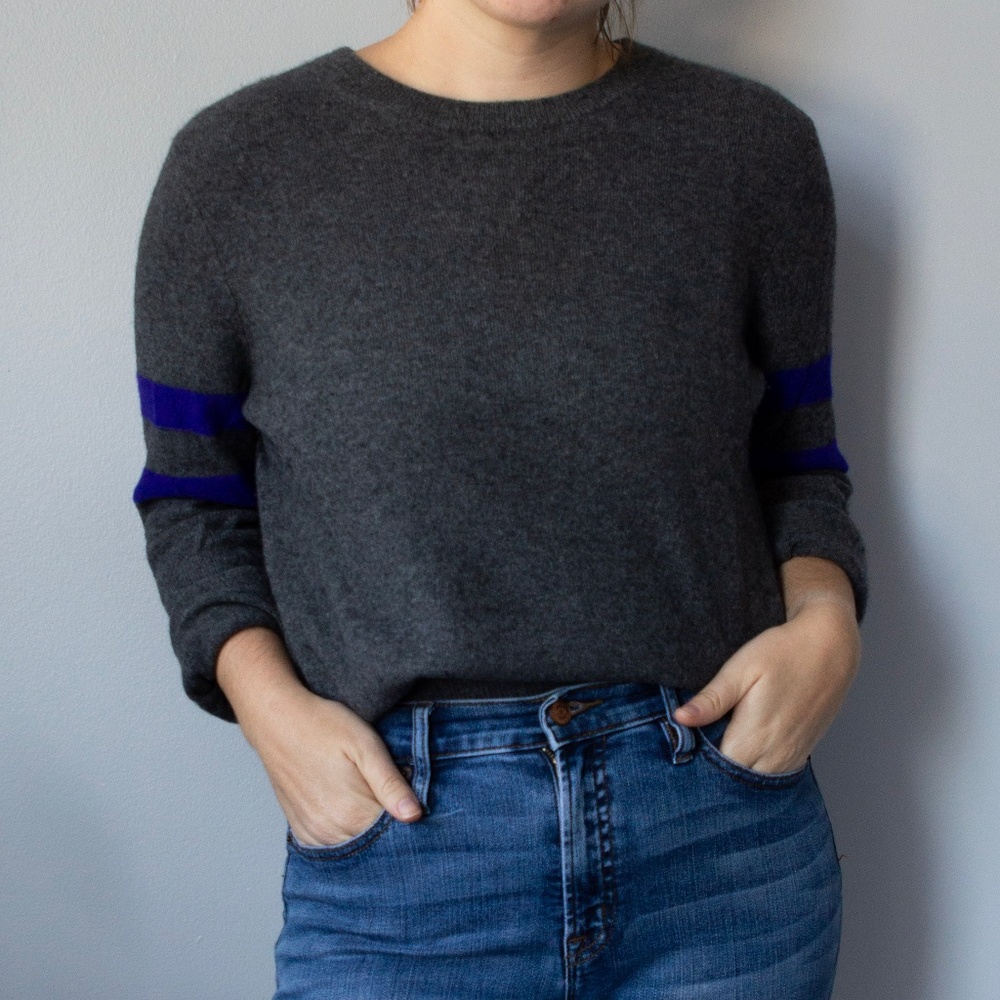 AQUA 100% Cashmere Sweater Gray w/ Purple Stripes